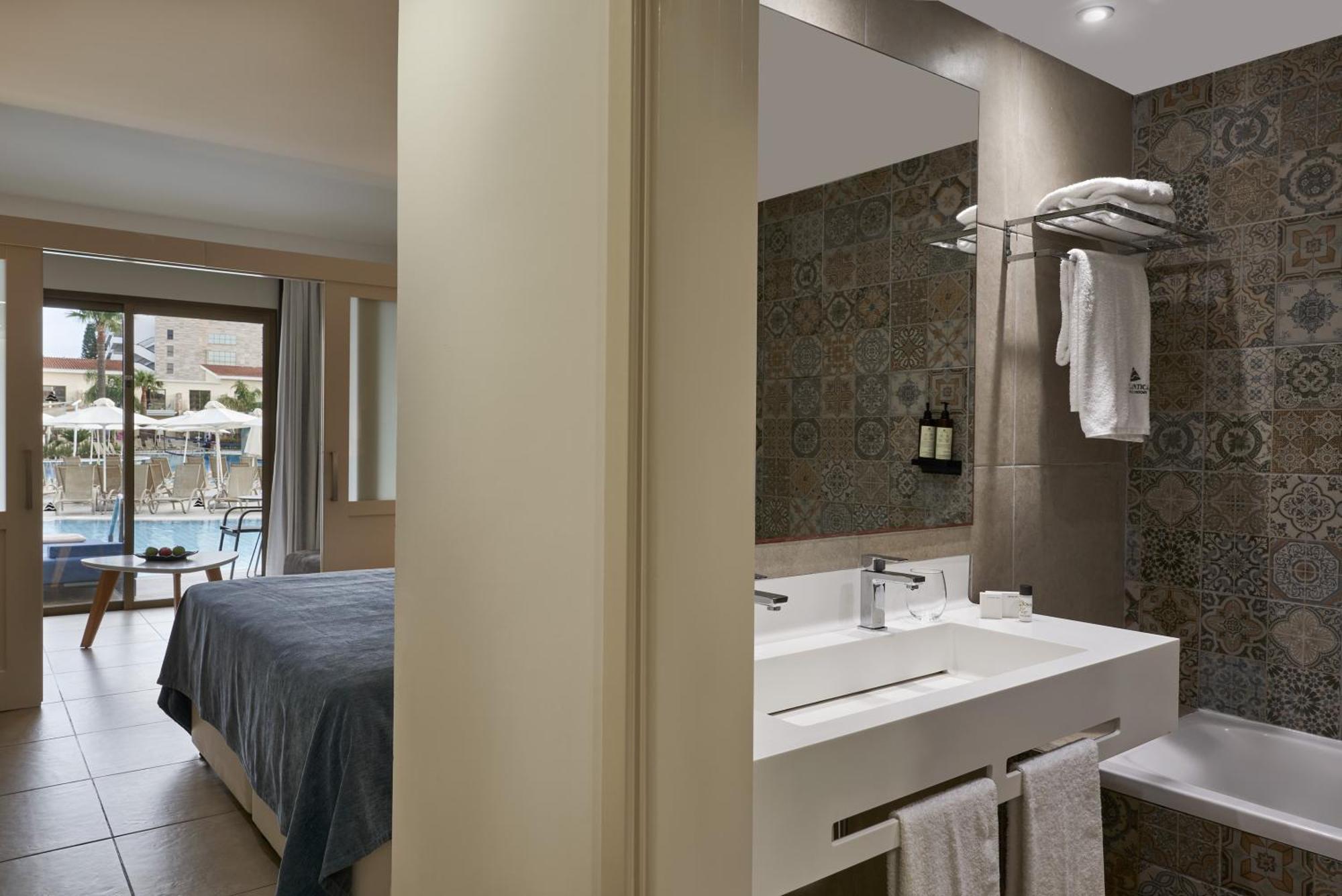 Atlantica Aeneas Resort Ayia Napa Bagian luar foto